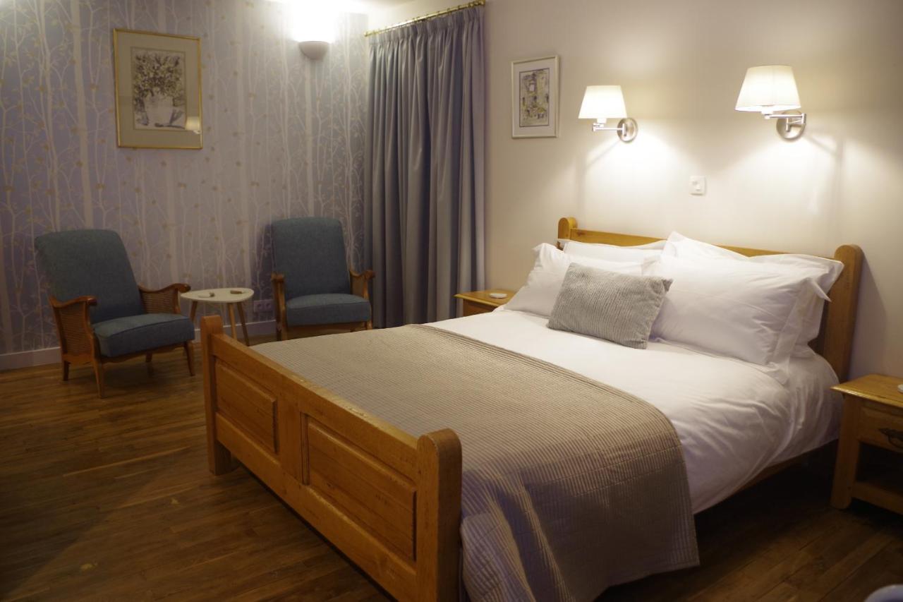Salon-la-Tour Chambres & Table D'Hotes De La Vieille Ferme المظهر الخارجي الصورة
